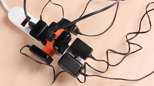 插排會同時使用幾個大功率電器，會不會造成安全隱患呢？